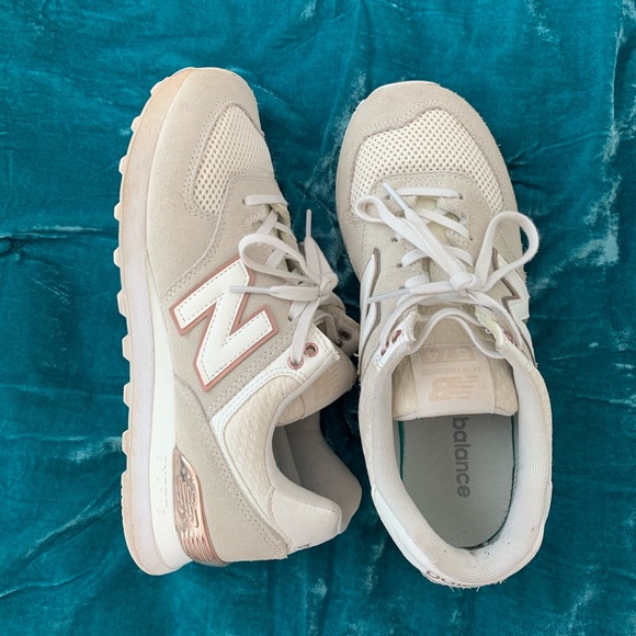 New Balance Shoes - Picture 3 of 5